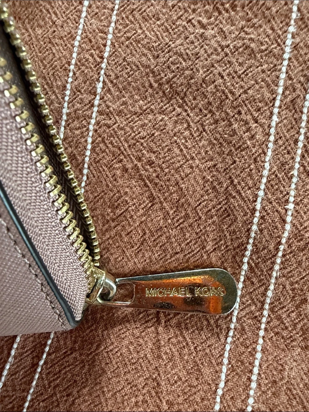 Michael Kors zip around
